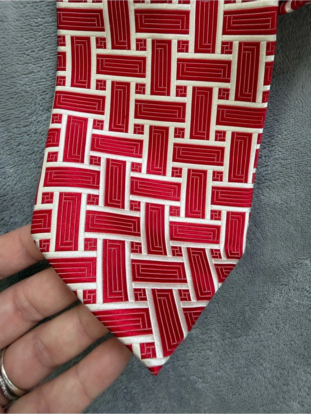 Men's Red Geometric Woven Tie - Classic Pattern